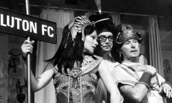 Photo - Glenda Jackson, Eric Morcombe and Ernie Wise